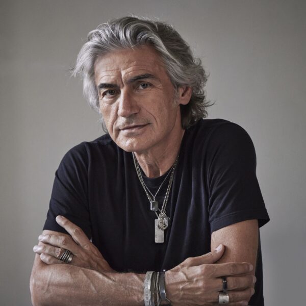 LUCIANO LIGABUE IN TOUR NEI TEATRI PIU' BELLI D'ITALIA! - Exclusive ...